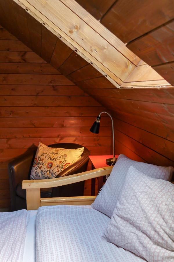 Rose Hip Hill Farm Bed and Breakfast Valea Tirnei Exteriör bild